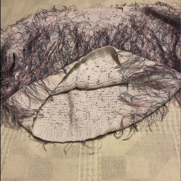 Beautiful women’s knitted sweater - Picture 7 of 10